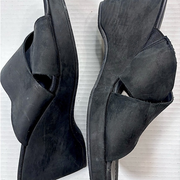 Donald Pliner Size 10 Suede Wedge Black Slide - Picture 6 of 9